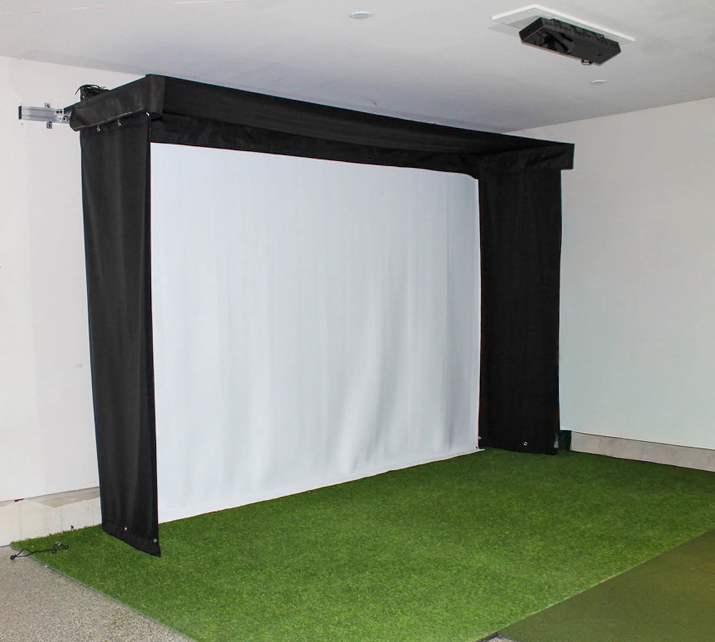 Vanish LITE Semi-Retractable Golf Enclosure