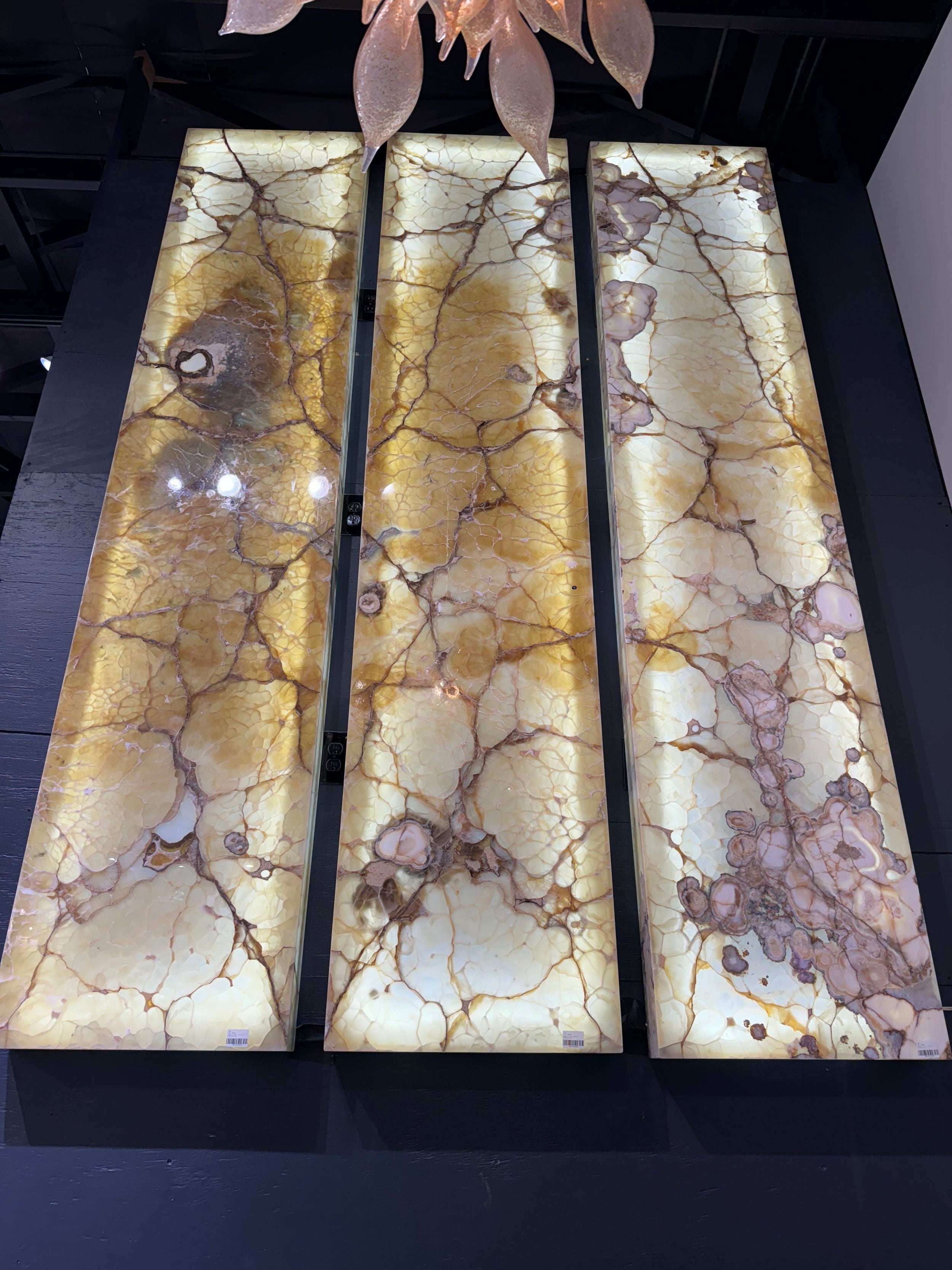 Pearlescent Onyx Wall Panel - Single (center)
