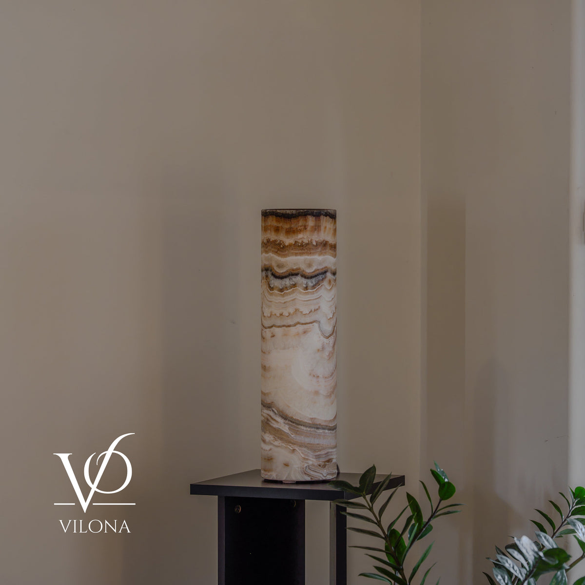Sahara Onyx Cylinder Table Lamp #1 – 19.75" Tall × 5.5" Diameter