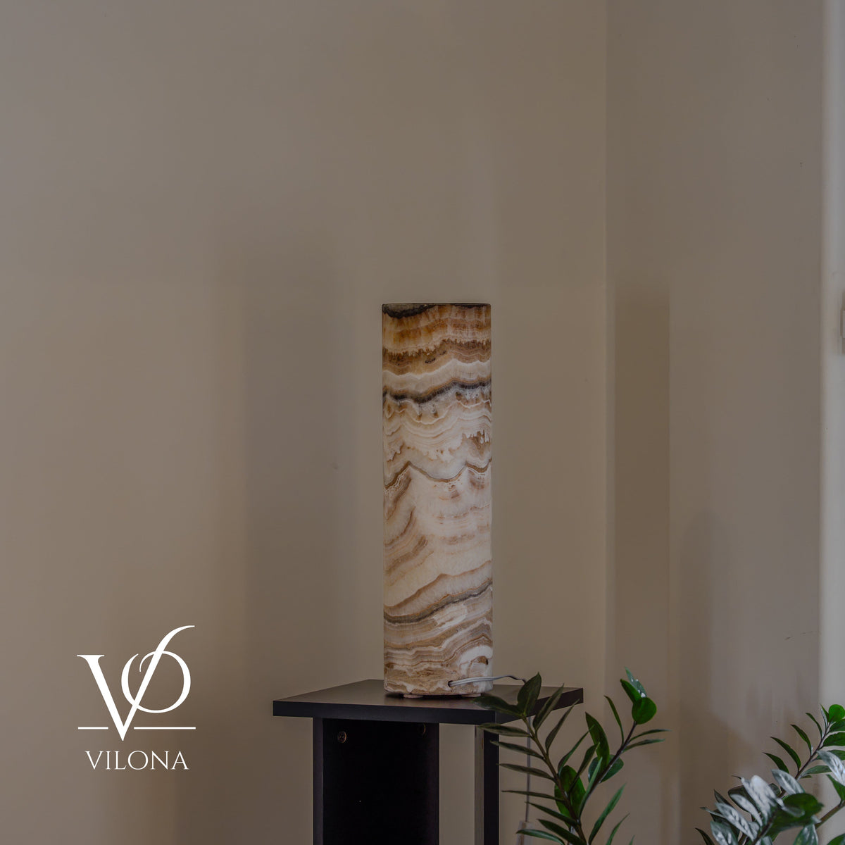 Sahara Onyx Cylinder Table Lamp #1 – 19.75" Tall × 5.5" Diameter
